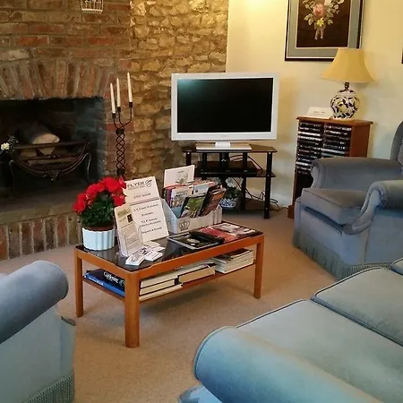 Station Farm Konukevi Church Fenton